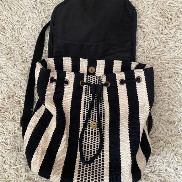 Universal Thread Black & Cream Striped Pointed Flap Woven Backpack - Picture 6 of 12